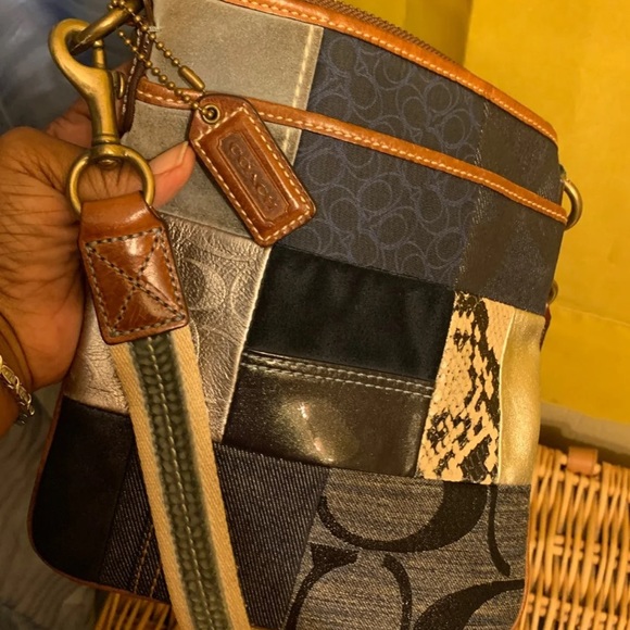 Coach - Picture 5 of 9